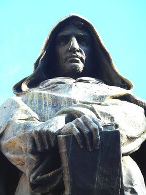Giordano Bruno statue by Ettore Ferrari facing the direction of the Vatican